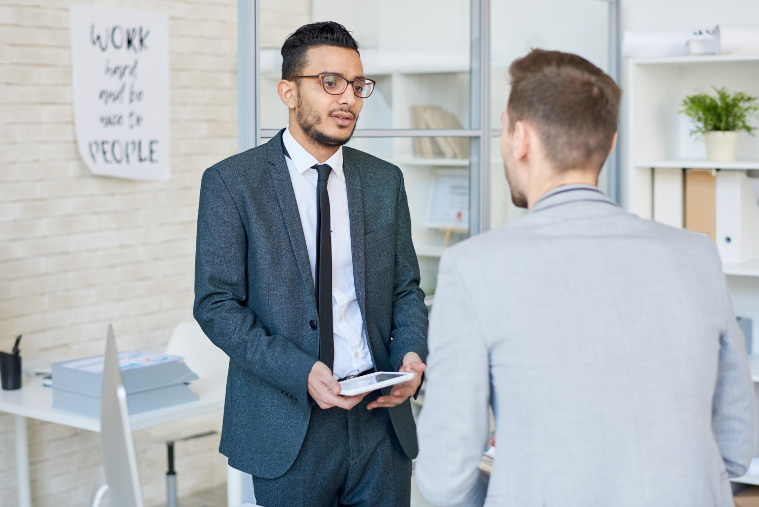 Emploi quels secteurs choisir pour se réorienter en 2025